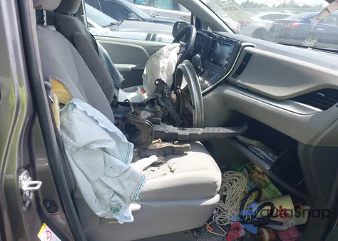 2018 Toyota Sienna Le 8 Passenger из США, поврежденный, VIN 5TDKZ3DC2JS906556